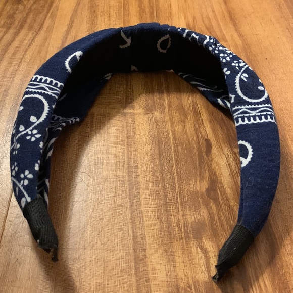 Headband- (can bundle 3 for $15) - Picture 4 of 4